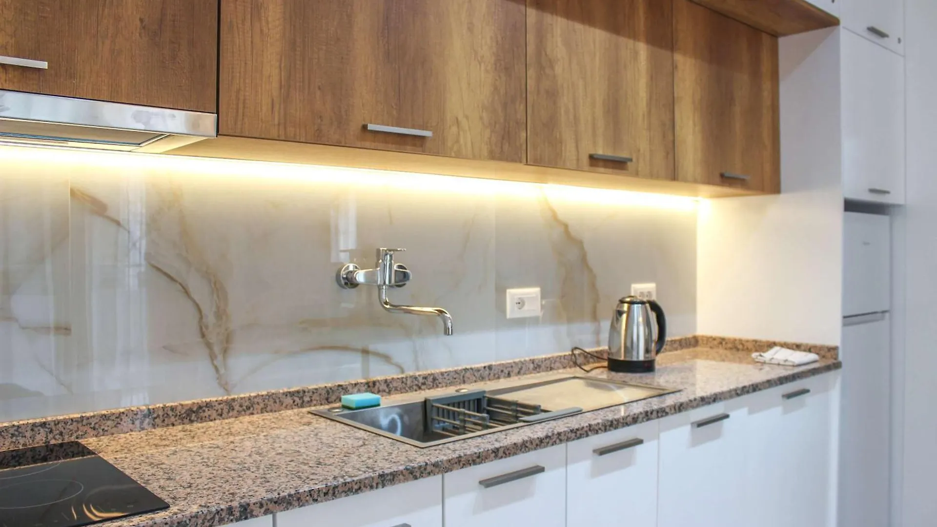 Cinco Apartment 1398 Dıraç